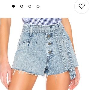 GRLFRND Daphne Short NWOT